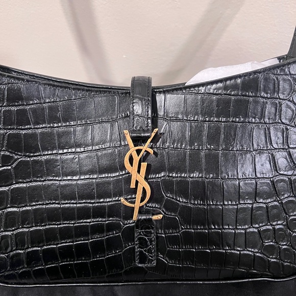 SAINT LAURENT LE 5 À 7 IN CROCODILE-EMBOSSED SHINY LEATHER YSL Hobo bag - Picture 9 of 13